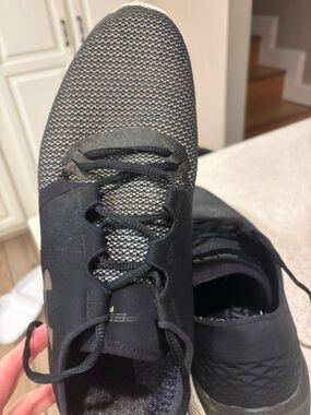 Under Armour Men's Black and Gray Athletic Shoes